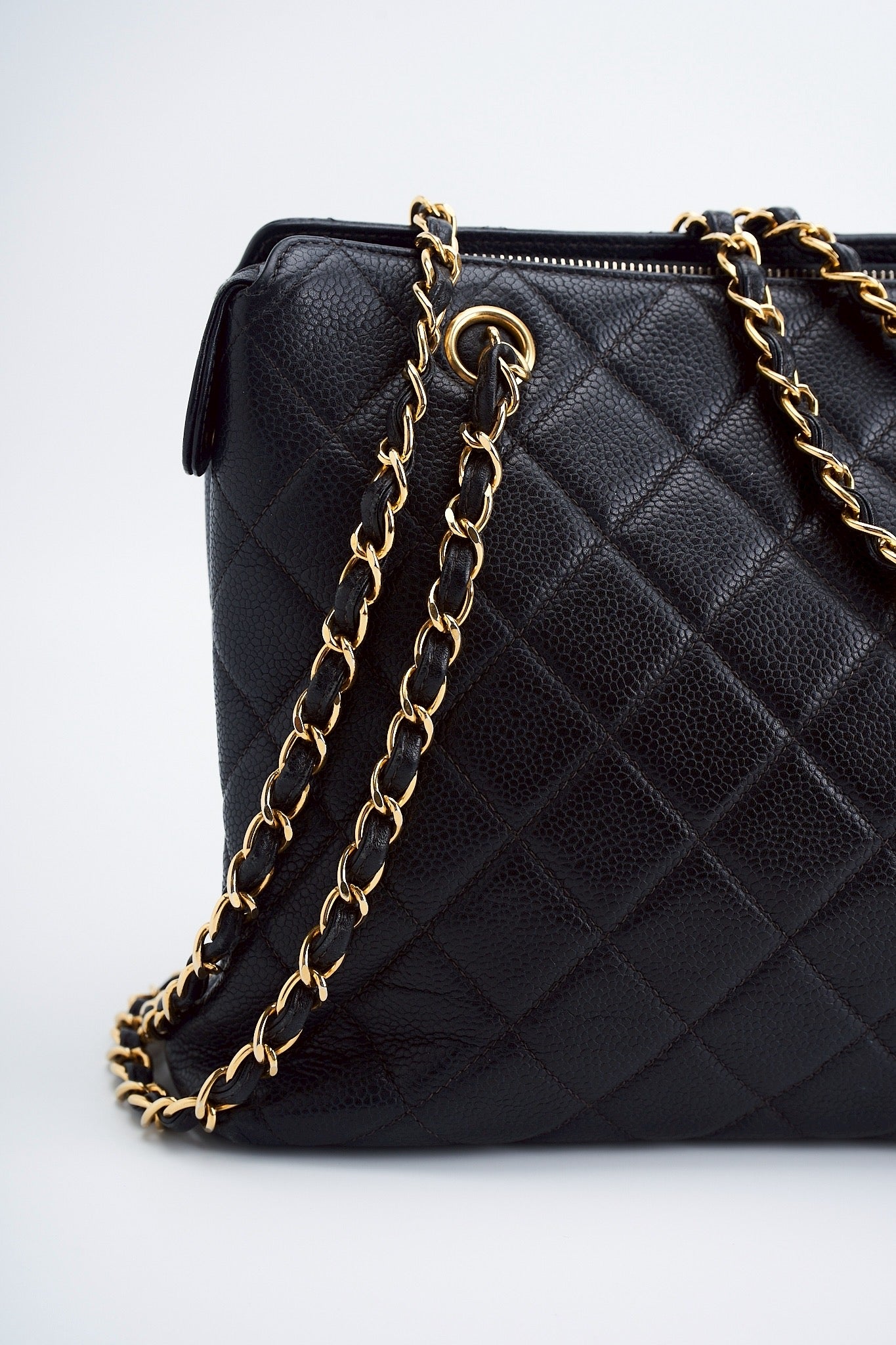 Chanel caviar chain bag