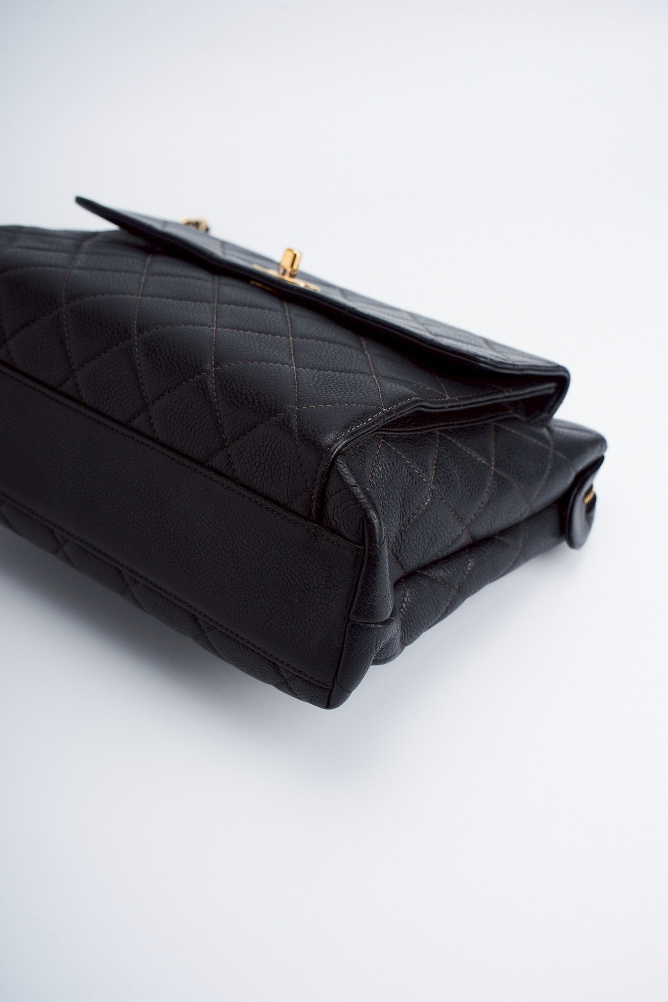 Chanel caviar chain bag