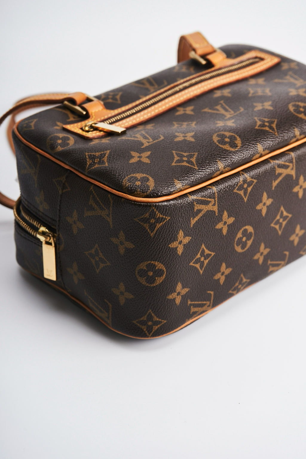 Louis vuitton cite mm size