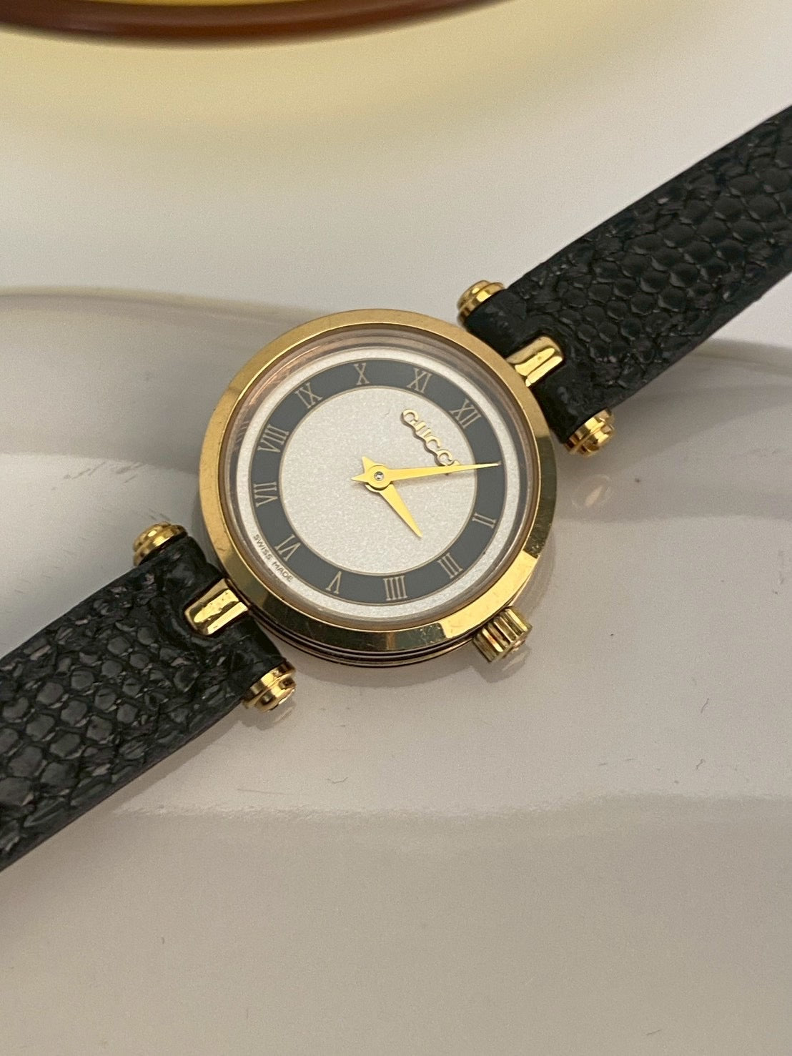 Gucci 2000I black dial lady