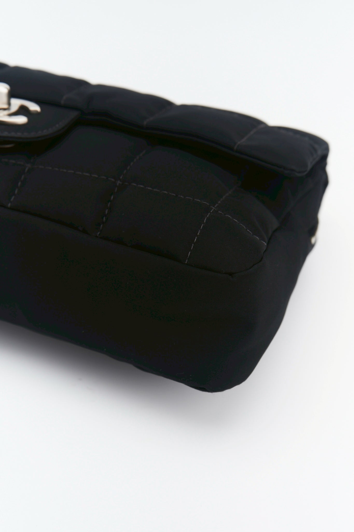 Chanel nylon easy flab “12