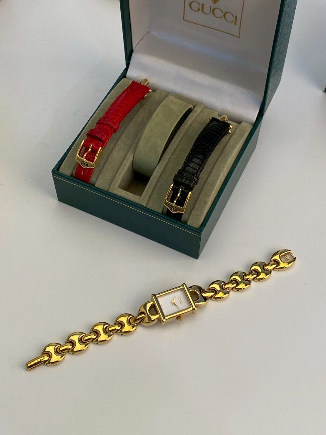 Gucci chang strap 1800L c.3849