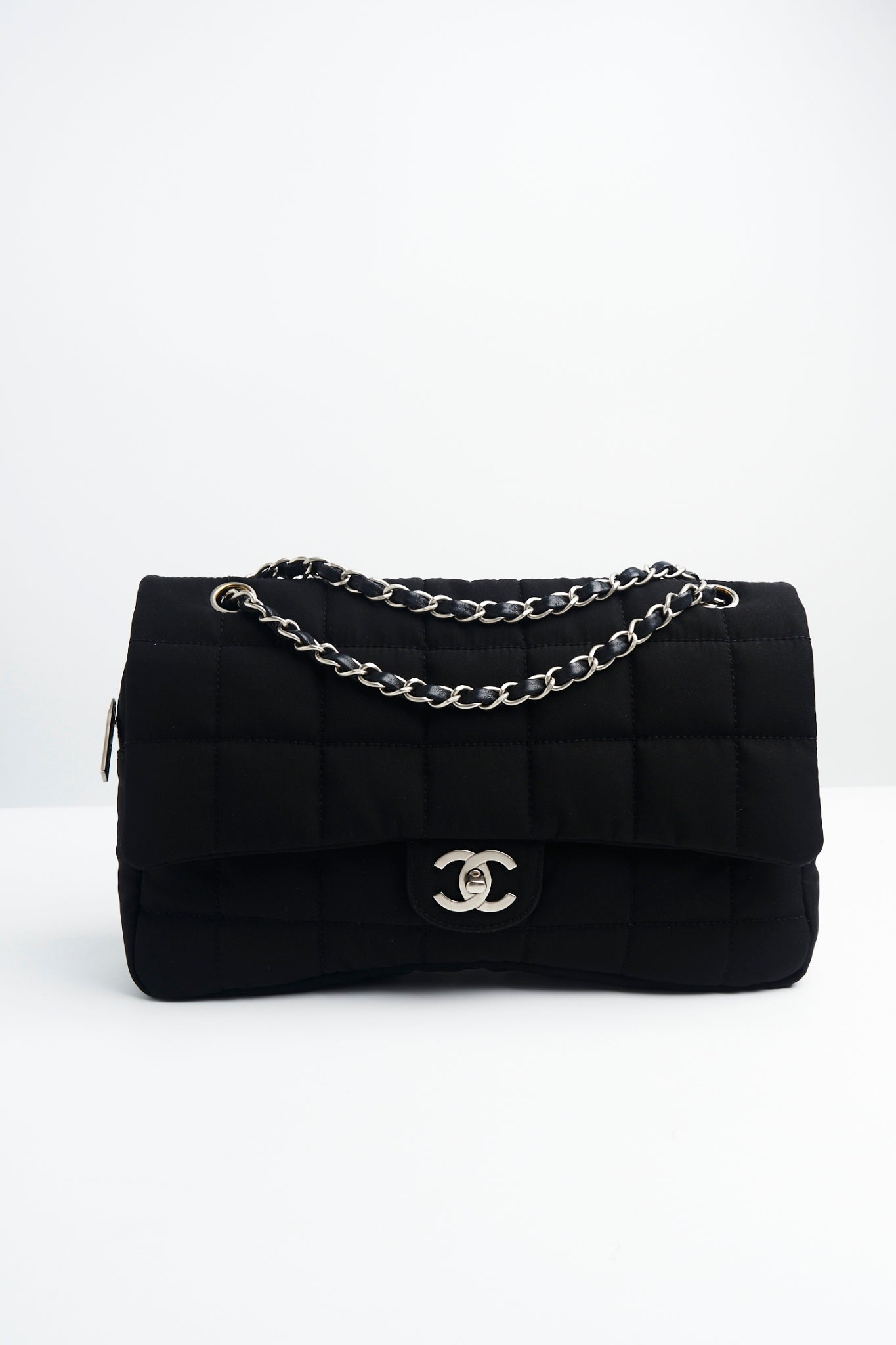 Chanel nylon easy flab 12”