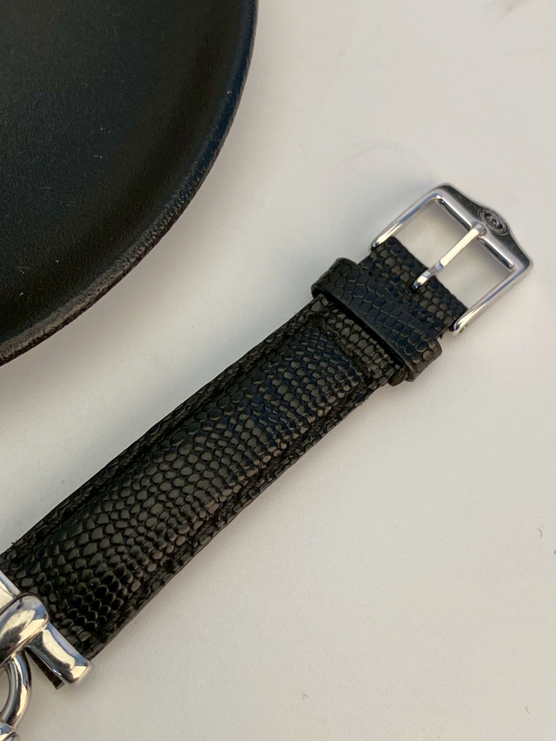Gucci 6300L silver watch c.7306