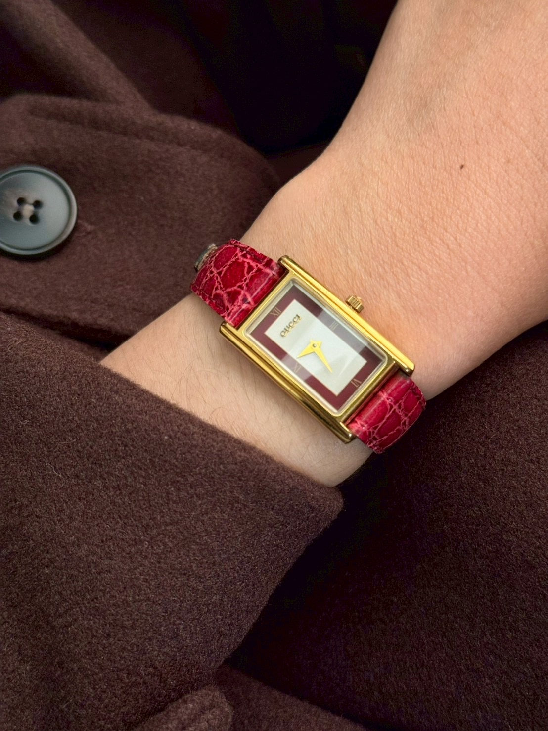 gucci 2600L rad dial. c.8275