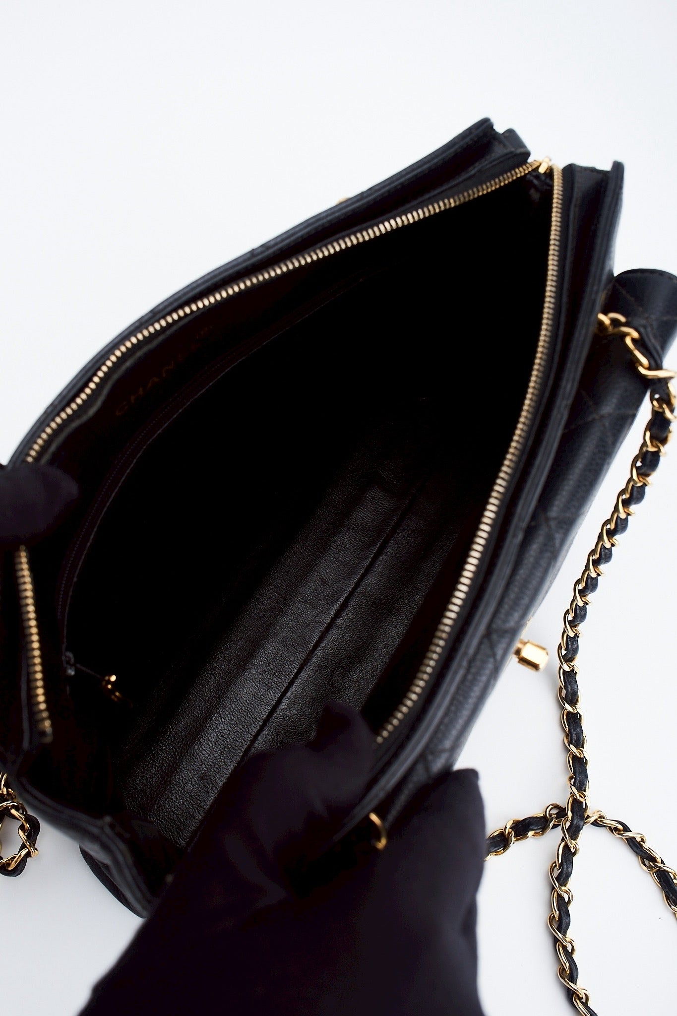 Chanel caviar chain bag