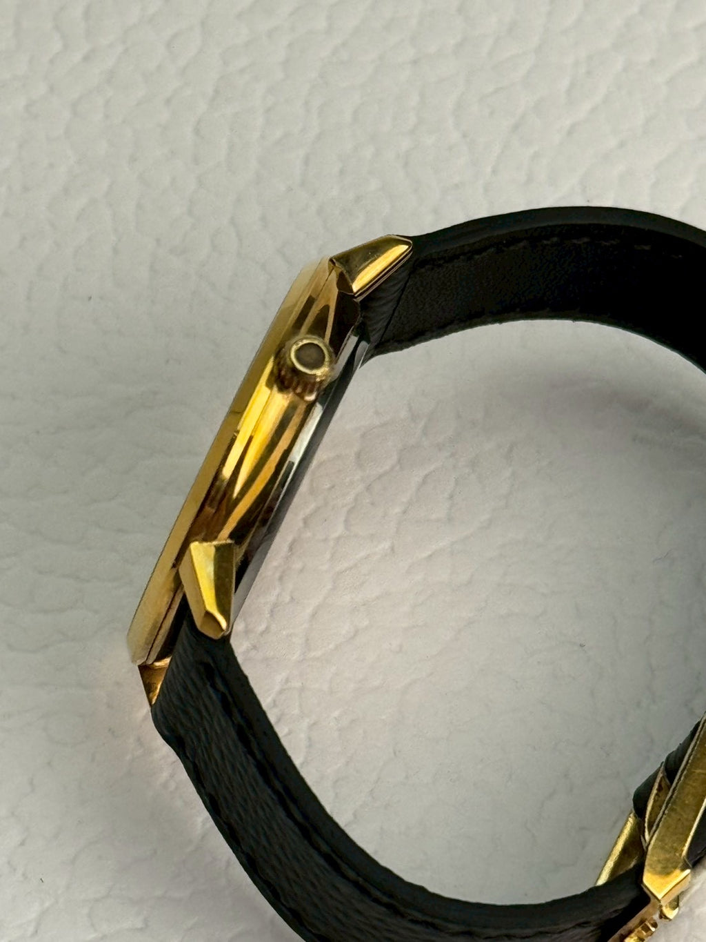 Omega de ville gold