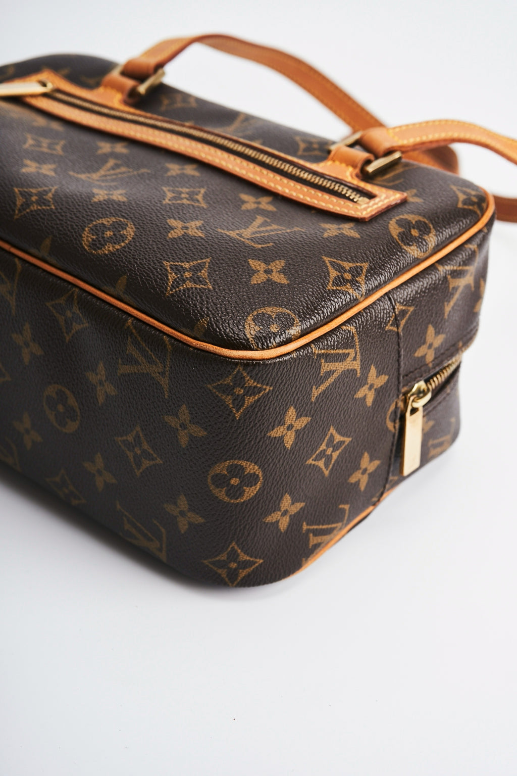 Louis vuitton cite mm size