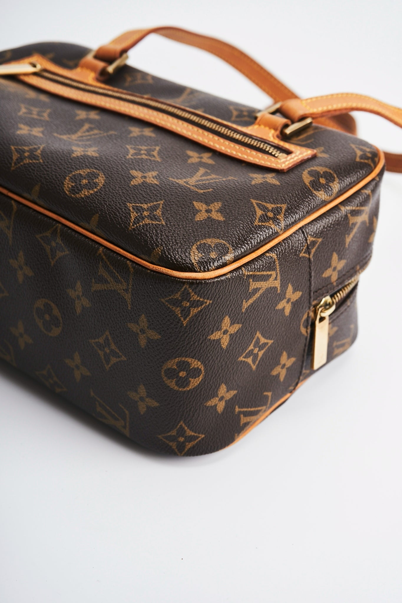 Louis vuitton cite mm size