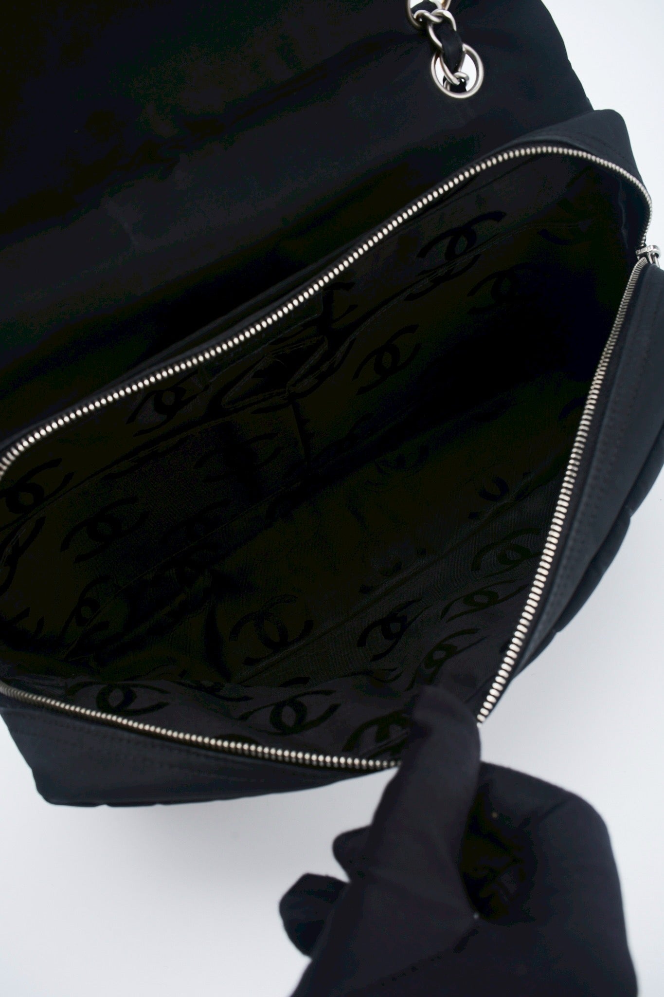 Chanel nylon easy flab “12