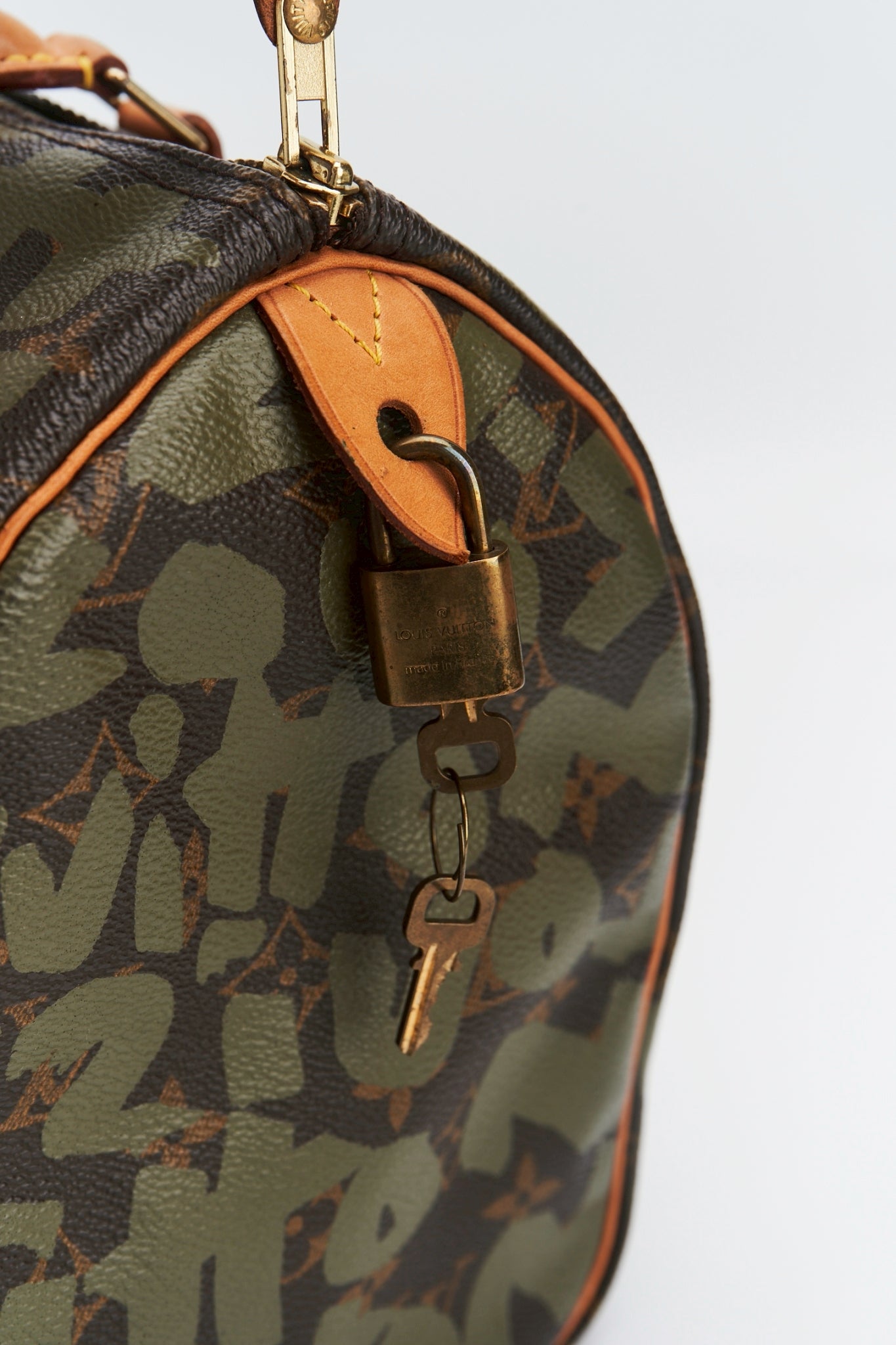 Louis vuitton Khaki Graffiti speedy “30