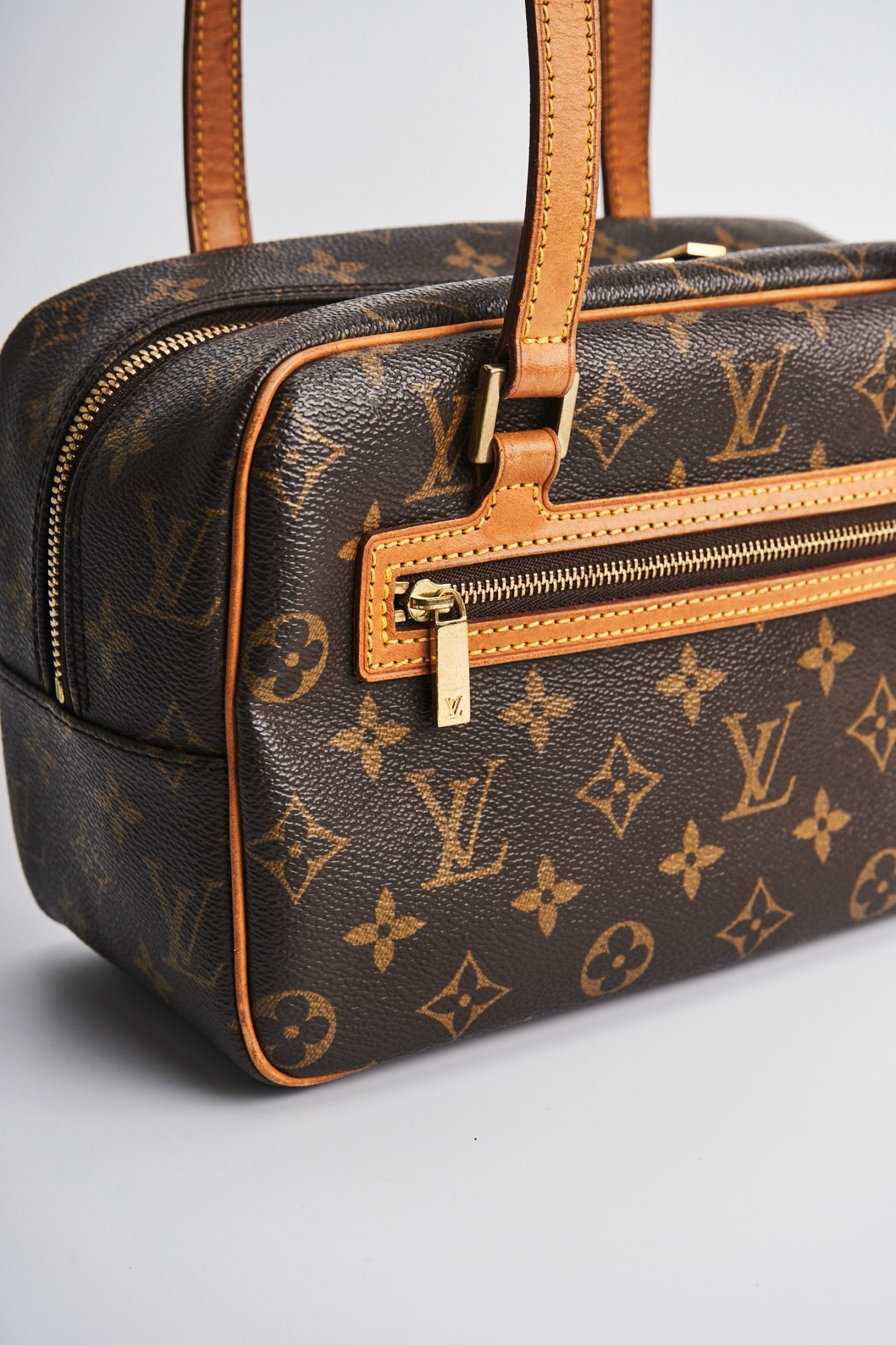 Louis vuitton cite mm size
