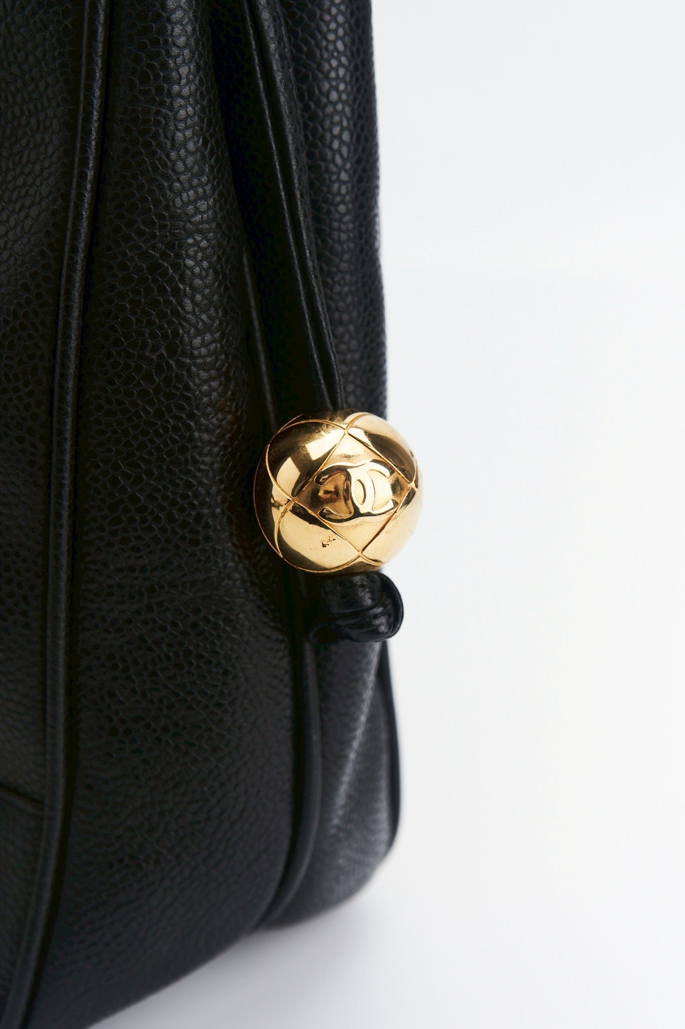 Chanel Caviar cc logo