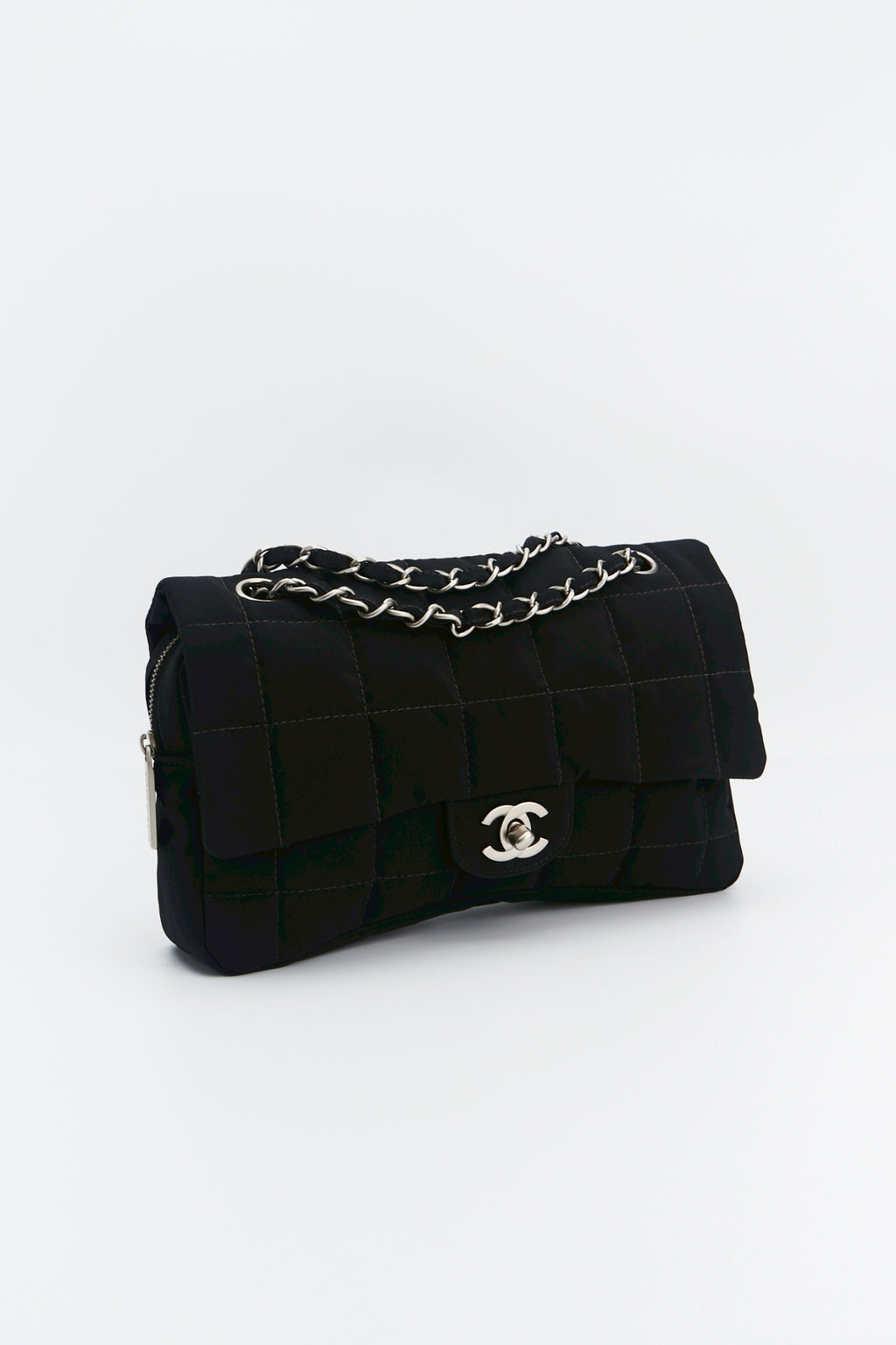 Chanel nylon easy flab “12