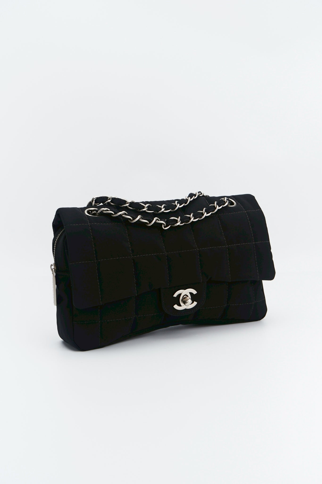 Chanel nylon easy flab “12