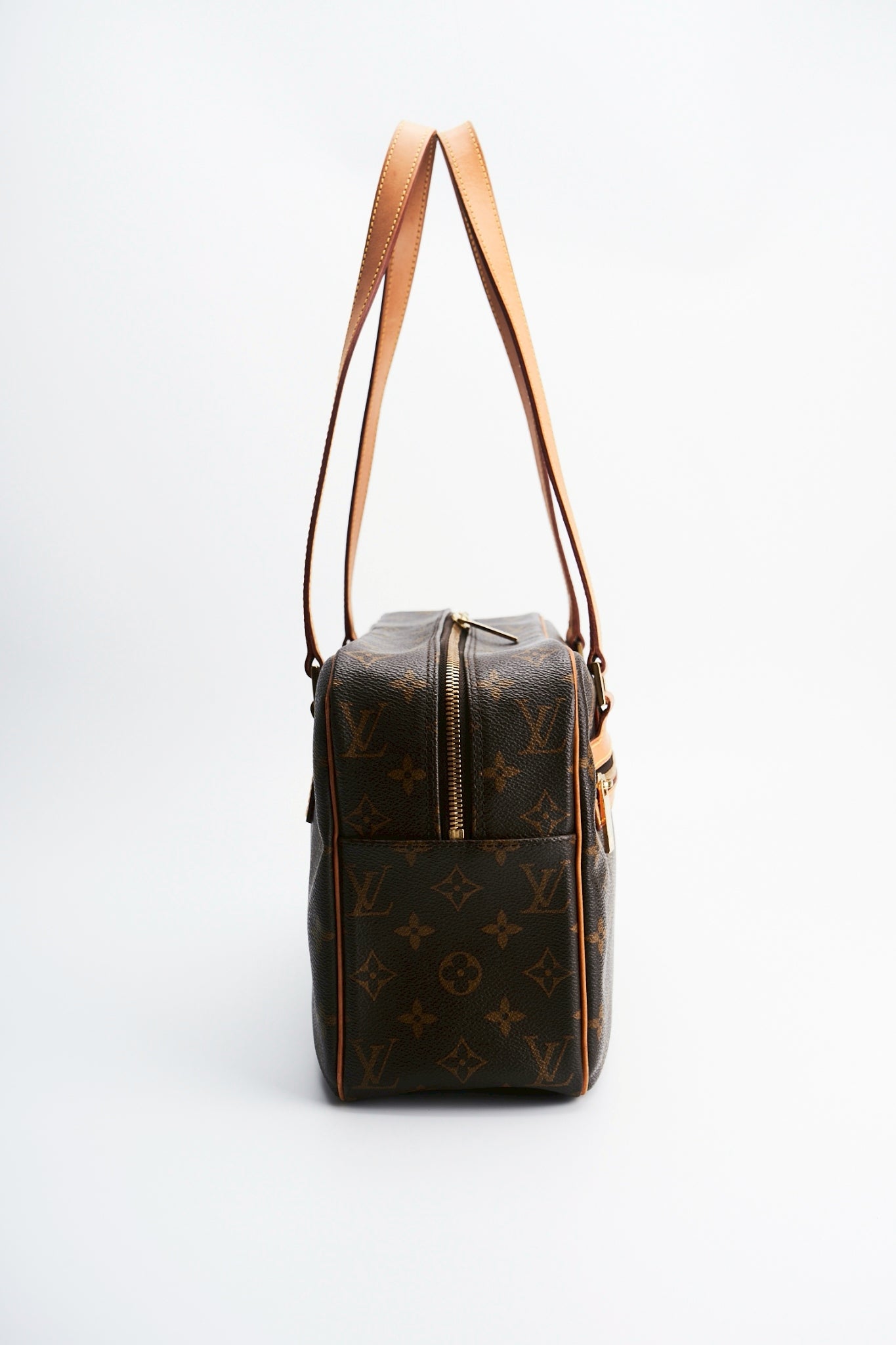 Louis vuitton  cite gm size