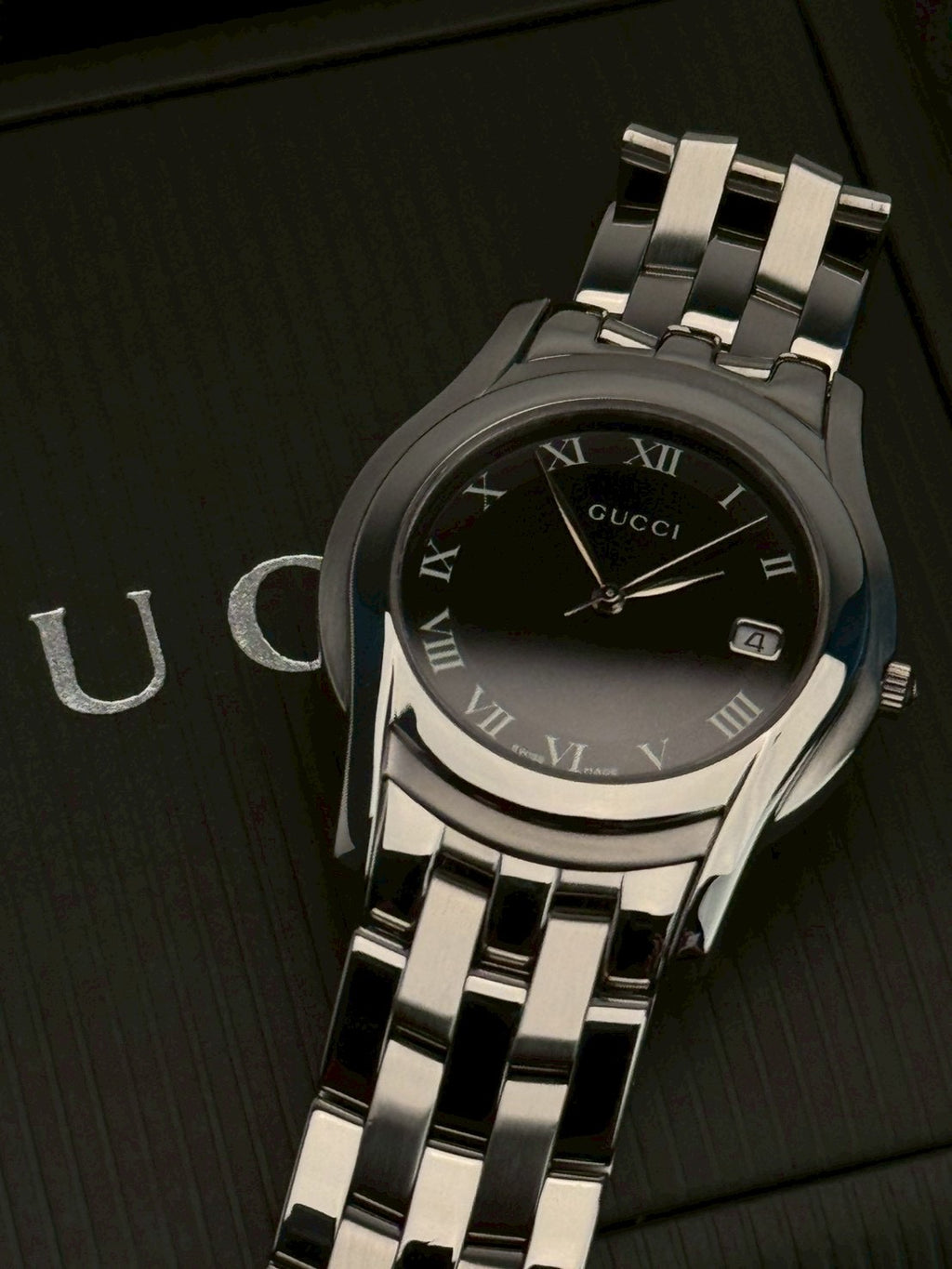 Gucci 5500m black dial date