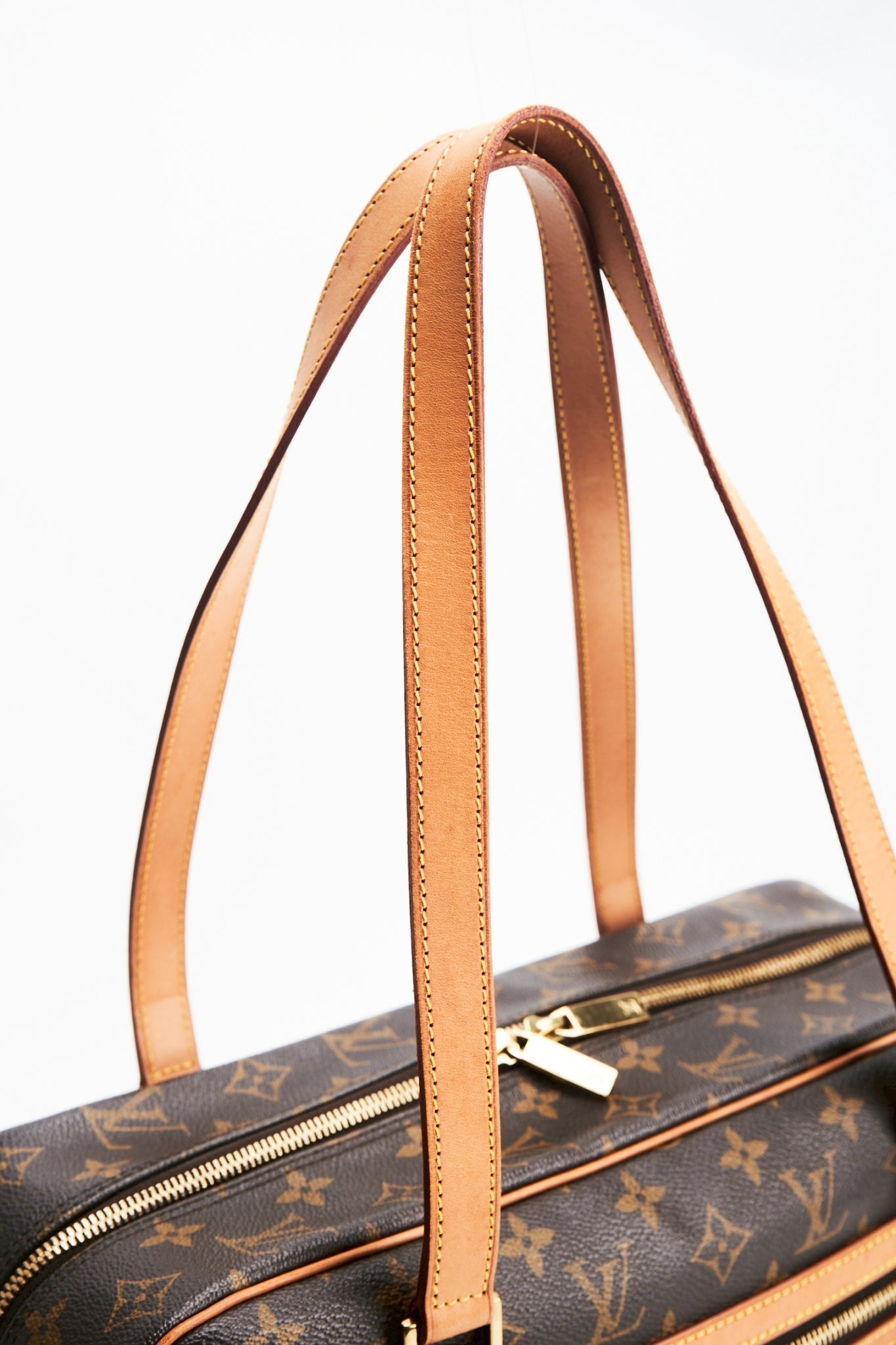 Louis vuitton  cite gm size