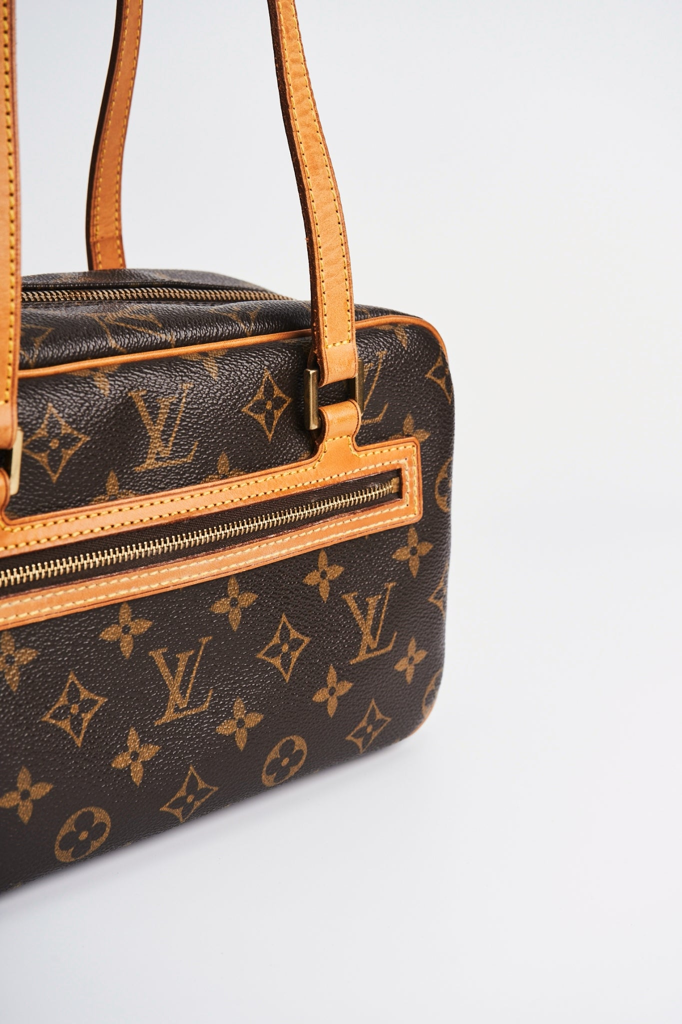 Louis vuitton cite mm size