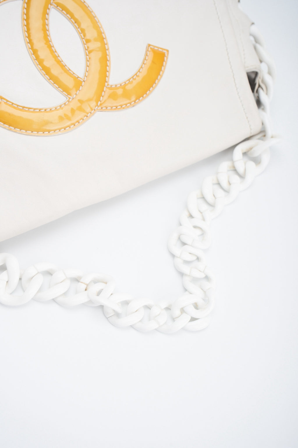 Chanel clogo