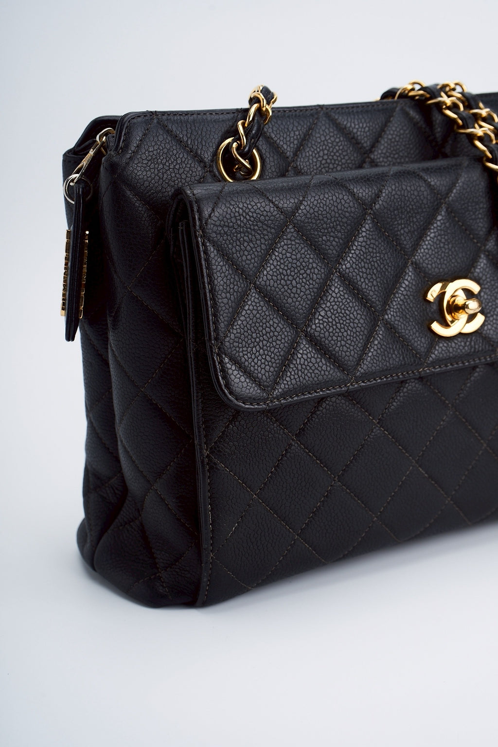 Chanel caviar chain bag