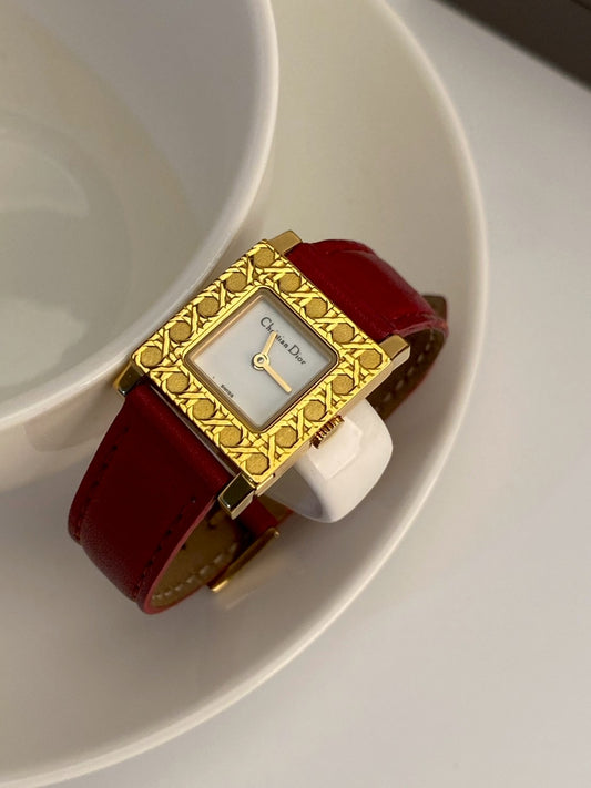Dior d60-159 chang strap gold