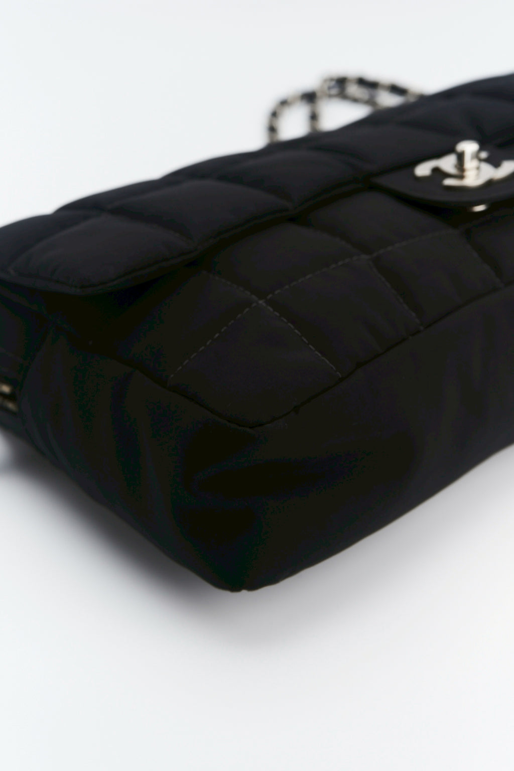 Chanel nylon easy flab “10