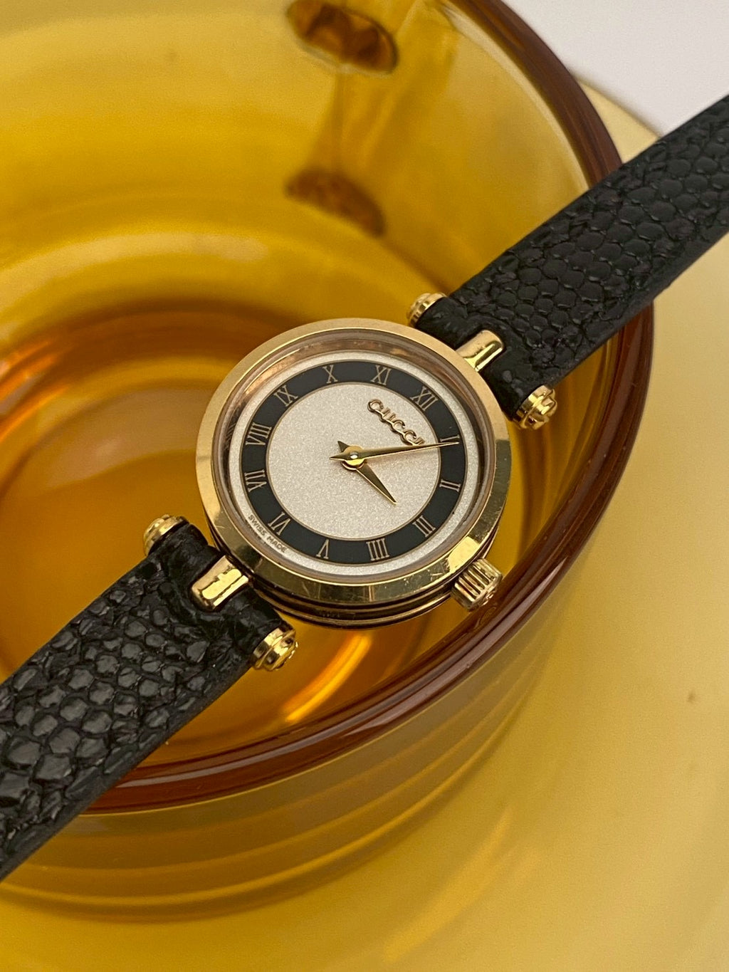 Gucci 2000I black dial lady