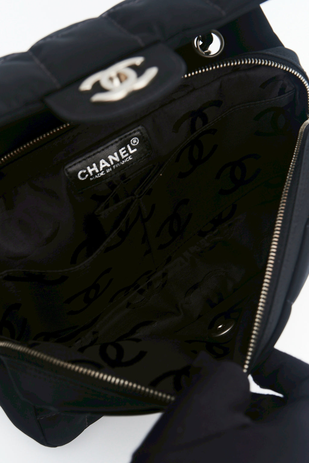 Chanel nylon easy flab “12