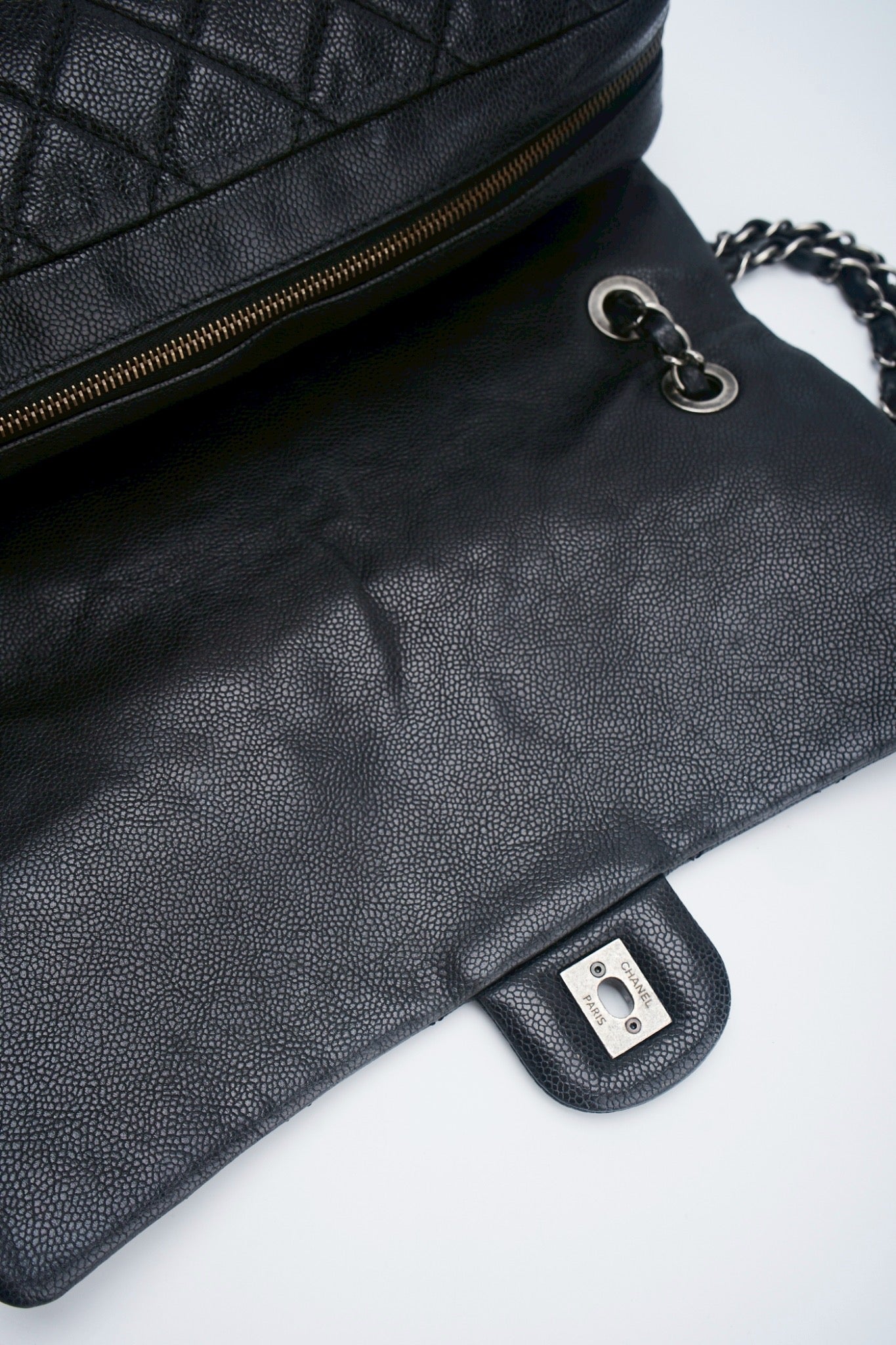 Chanel easy flab caviar skin