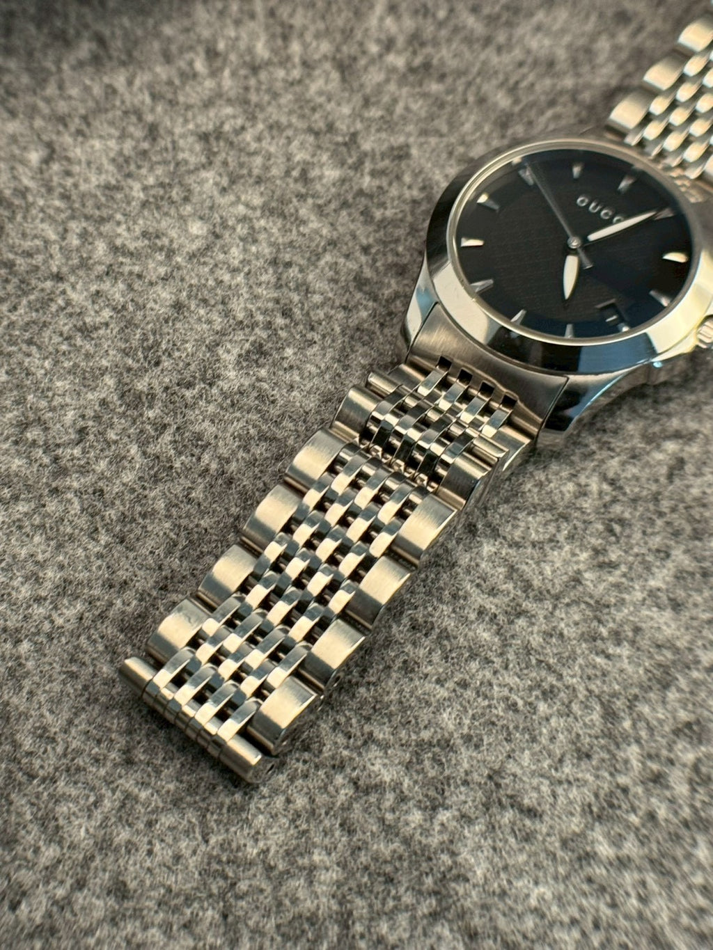 Gucci G-Timeless 126.5 c.7066
