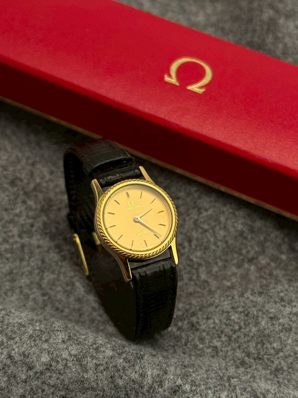 Omega devilla gold c.1387