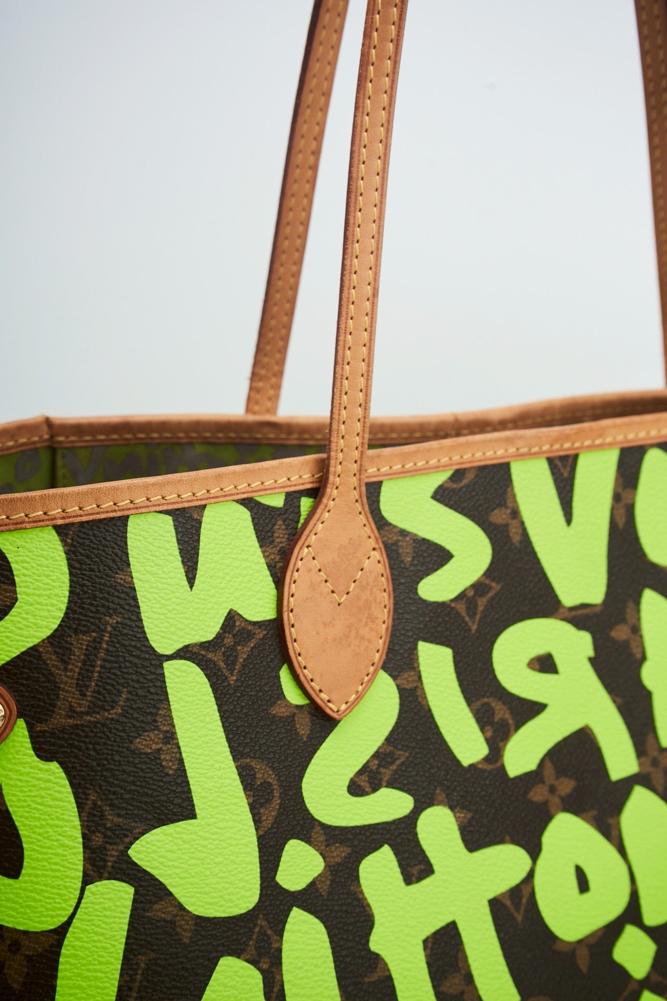 Lv graffiti neverfull green gm