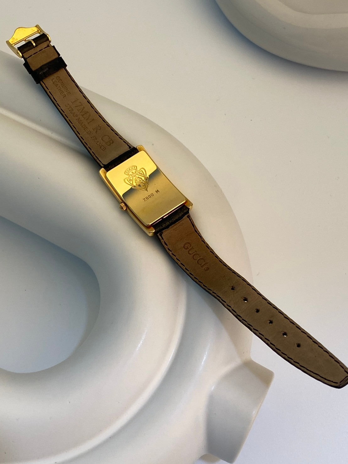 Gucci 2600m gold c.2986