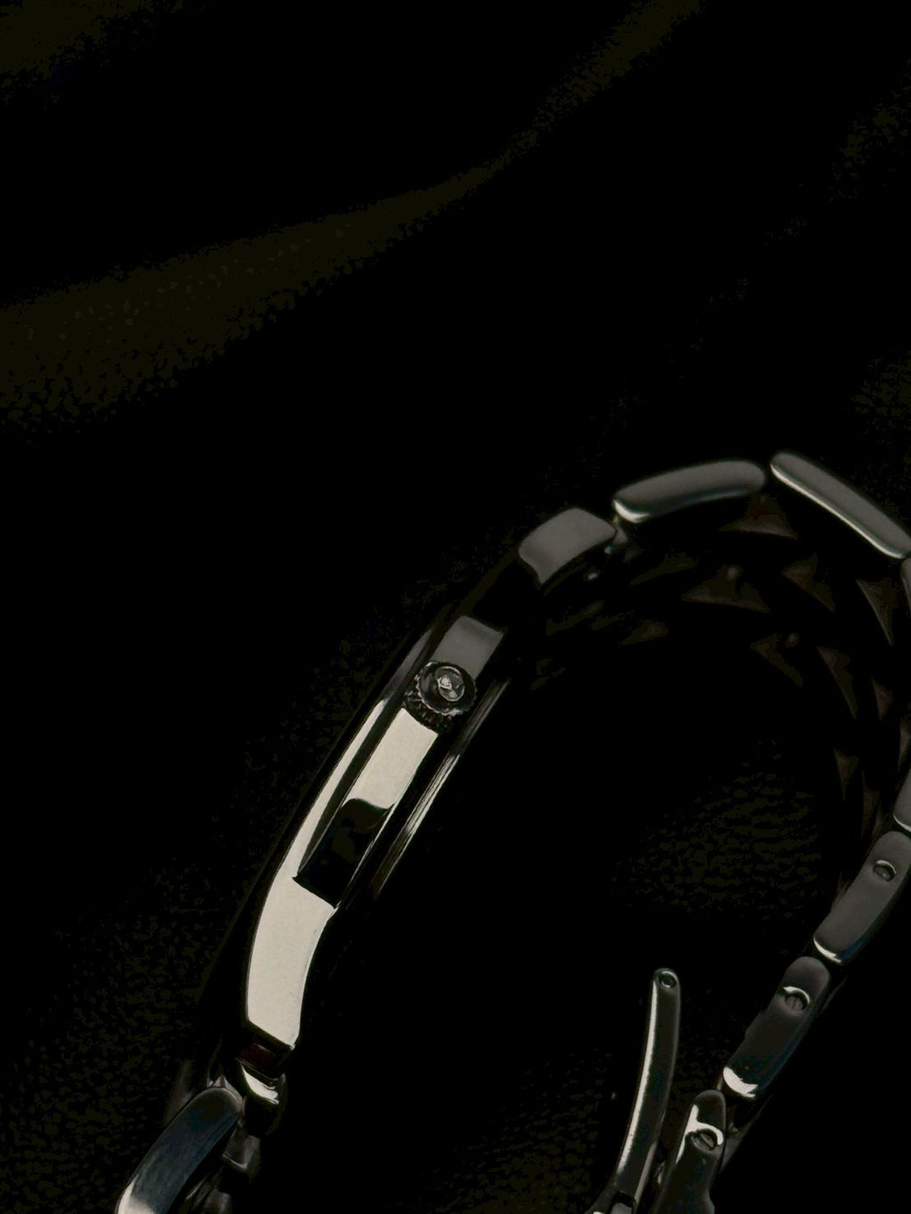 Gucci 5500m black dial date