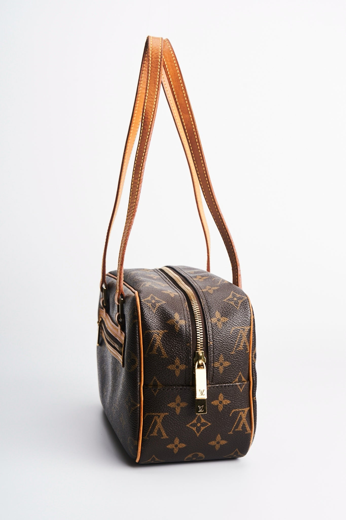 Louis vuitton cite mm size