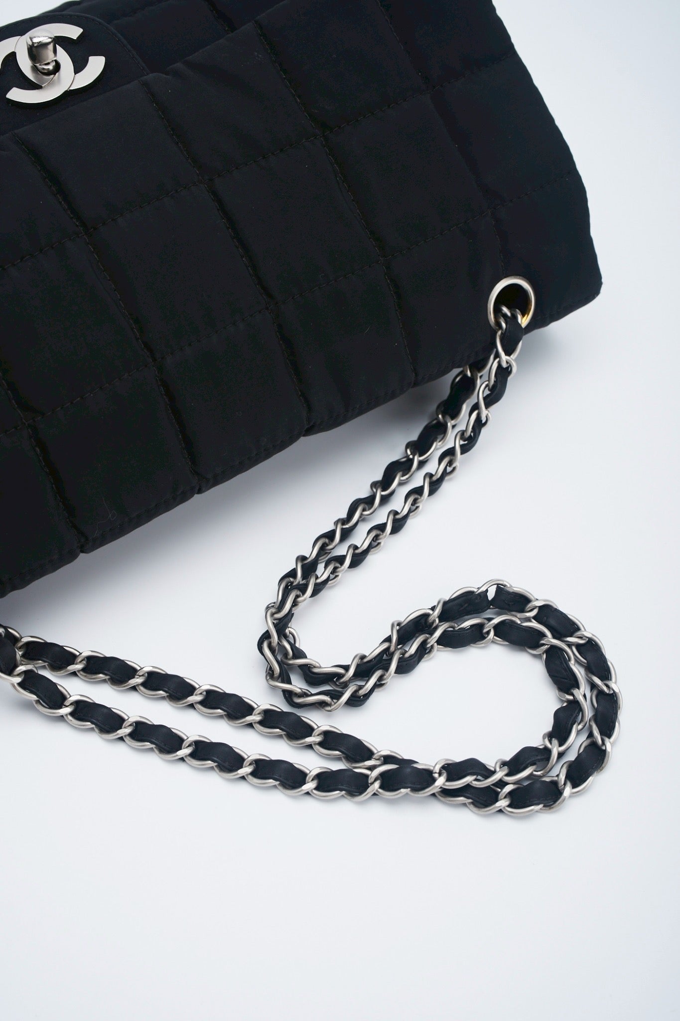 Chanel nylon easy flab “12