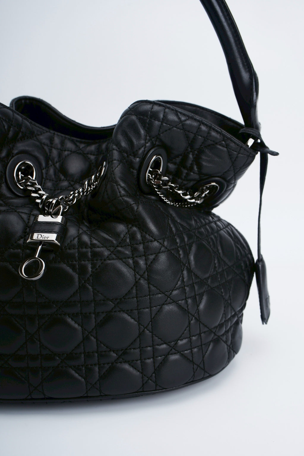 Lady dior cannage padlock bucket
