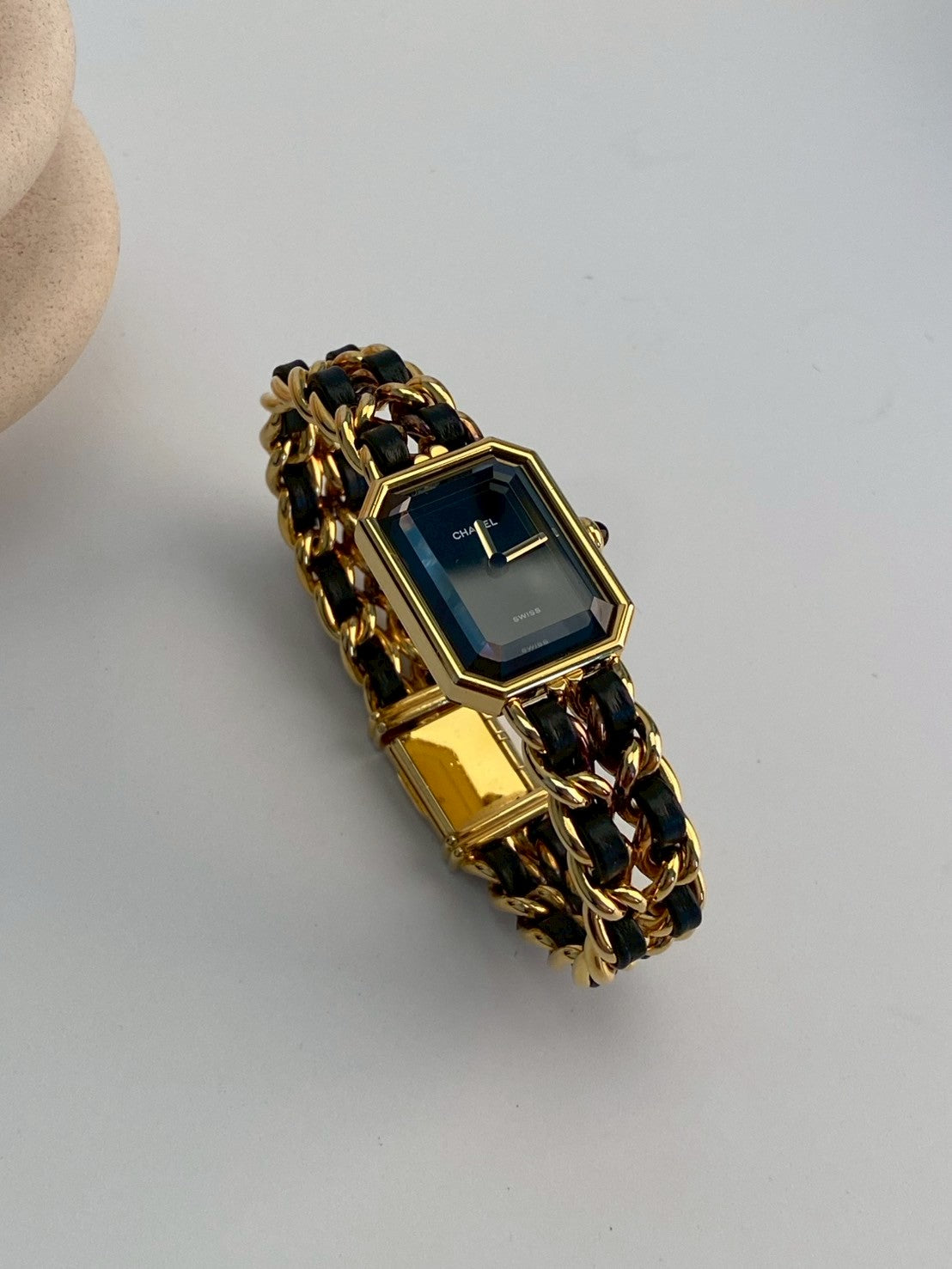 Chanel premiea size L c.5252
