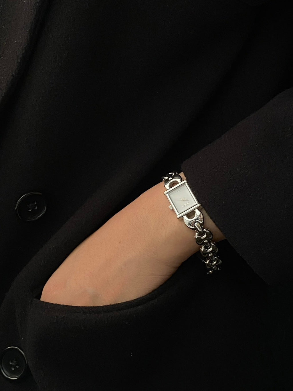 Gucci 1800l silver white dial chang step