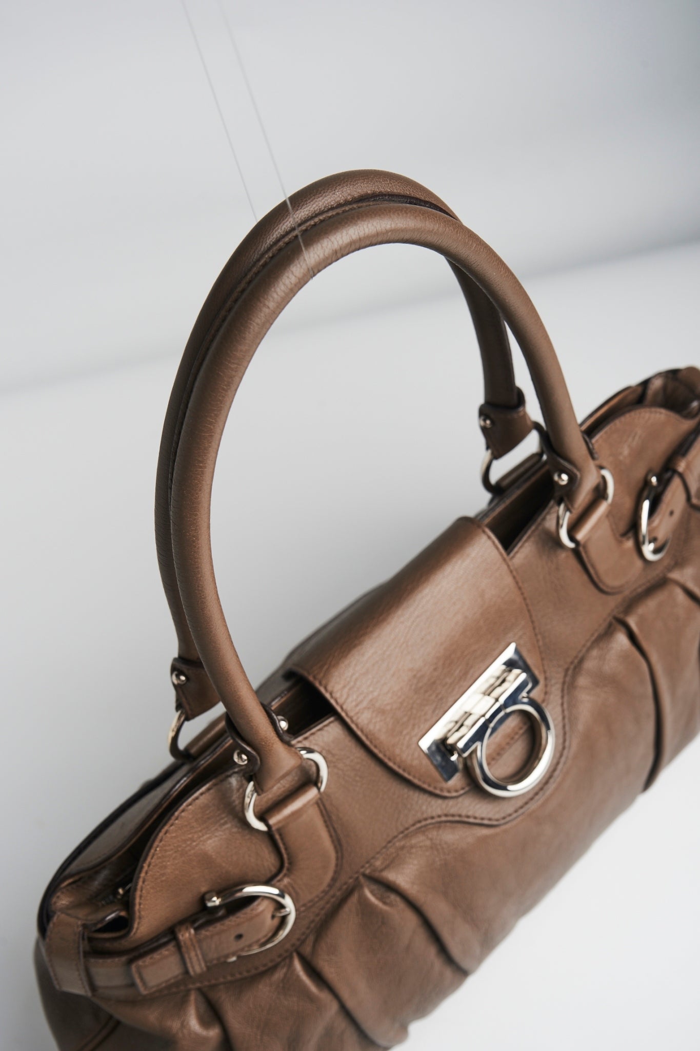 Ferragamo leather shoulder bag