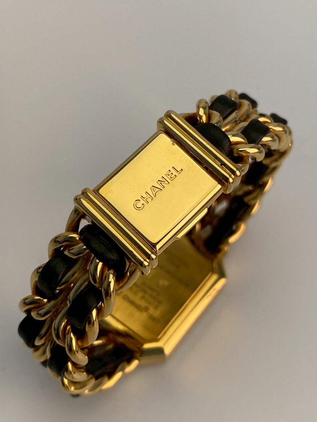 Chanel premiea size L to S size c.4413