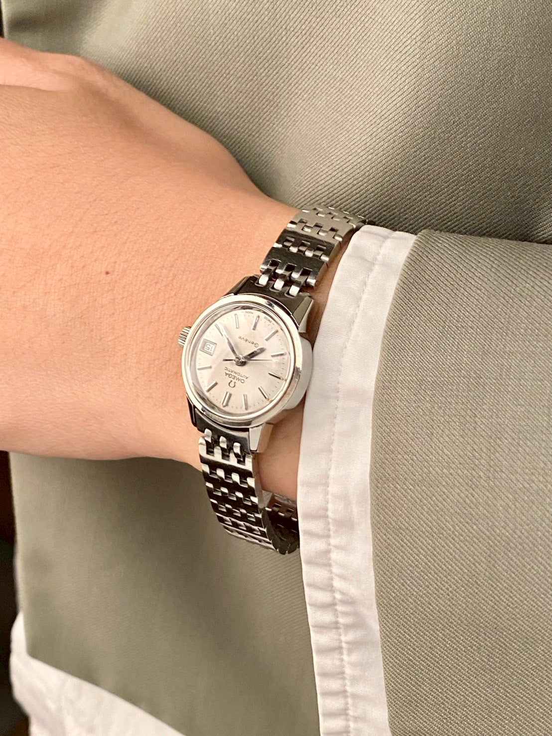 Omega geneve auto date