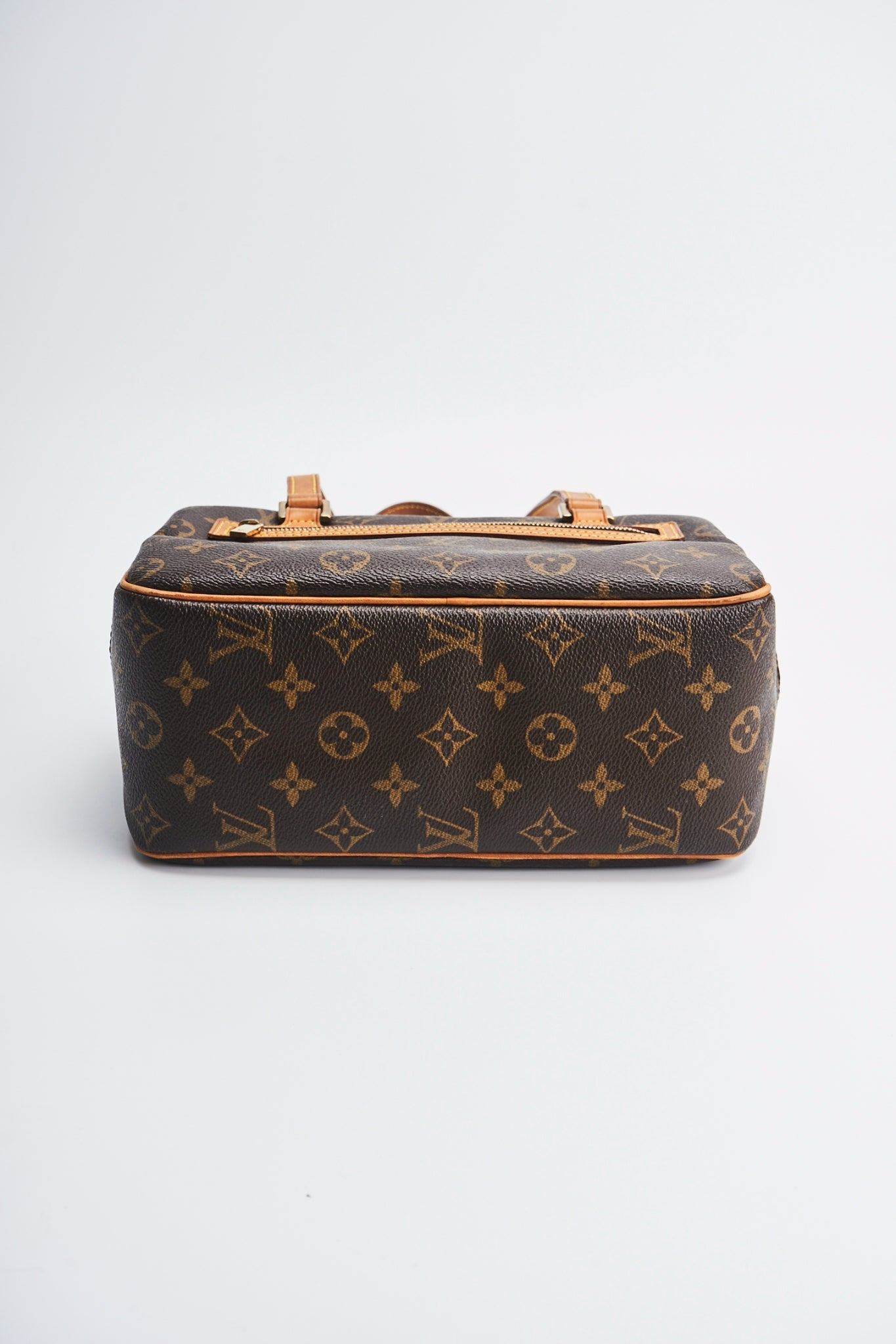 Louis vuitton cite mm size