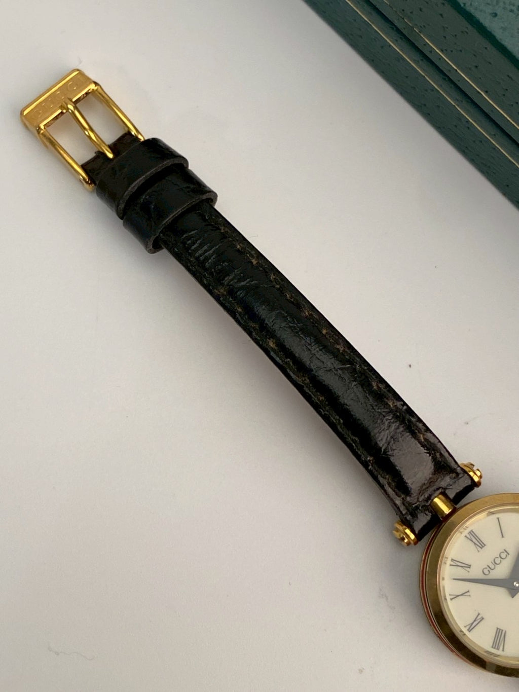 Gucci 2000m cream watch