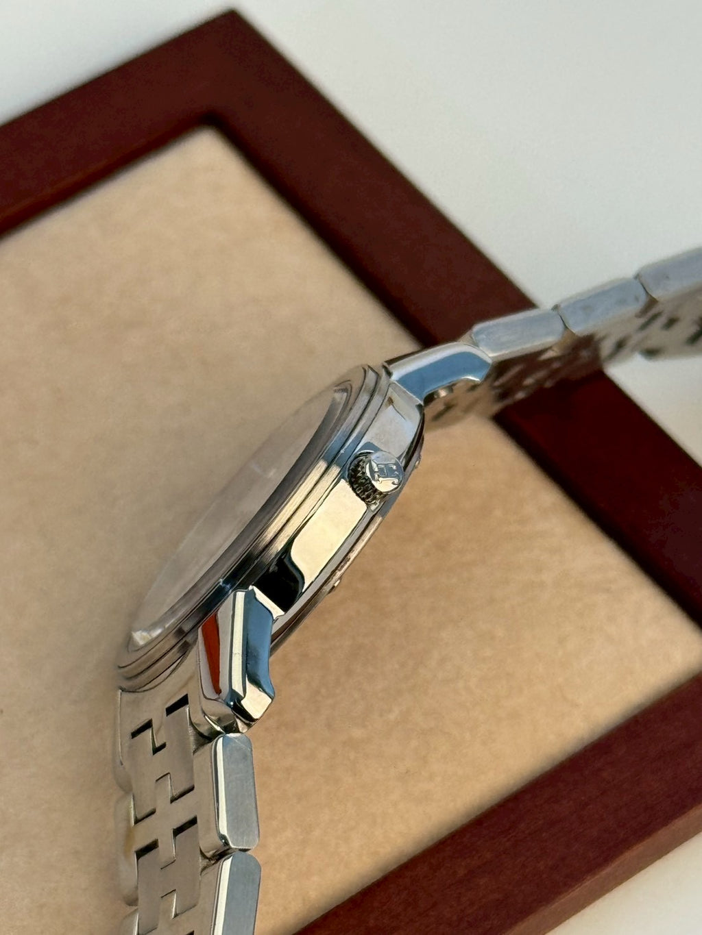 Hermes roman numerals c.8039