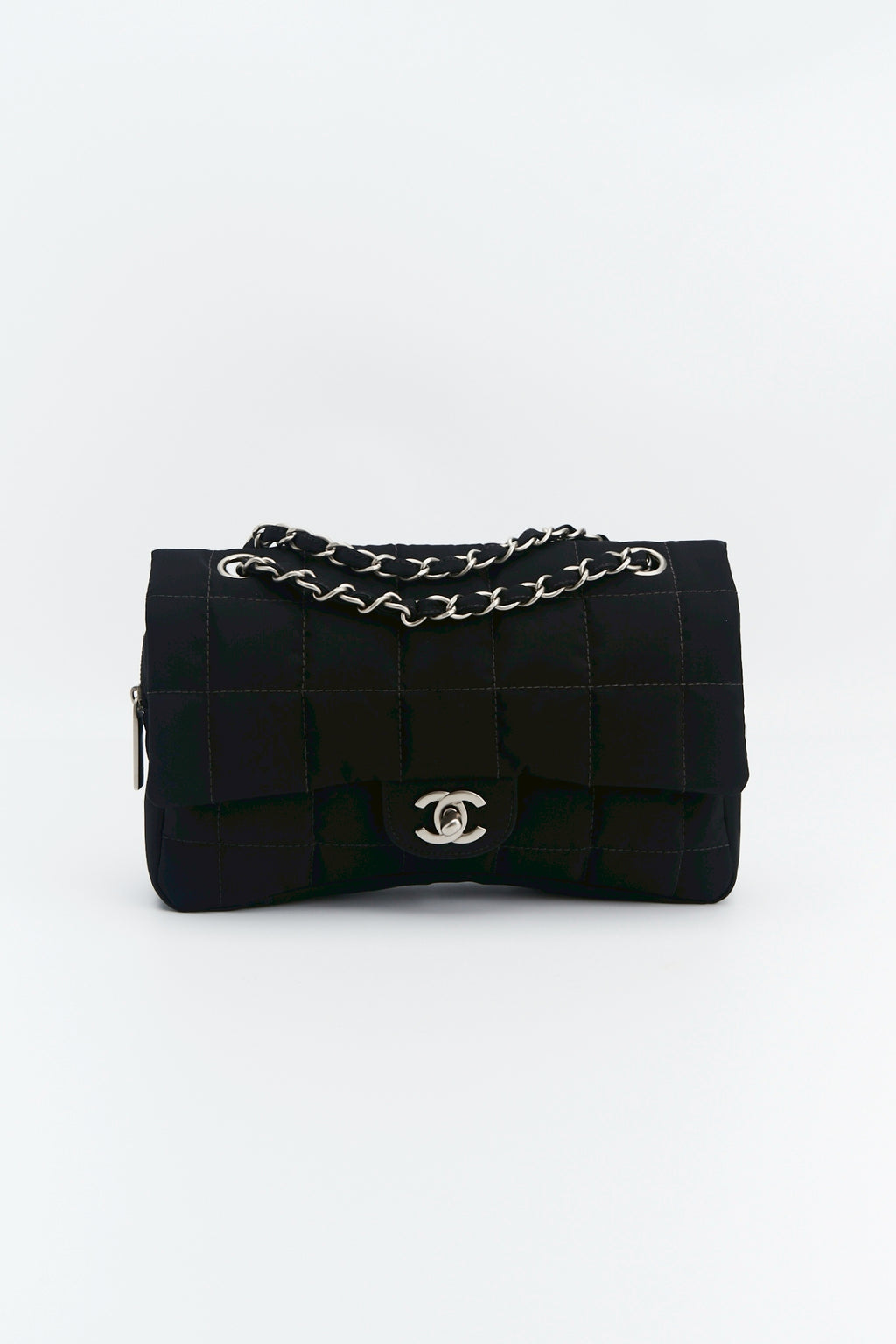 Chanel nylon easy flab “12