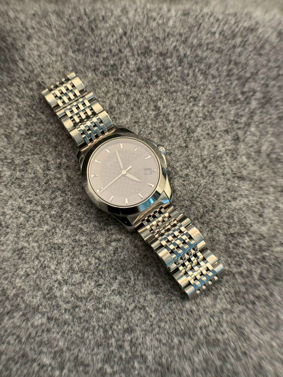 Gucci G-Timeless 126.5 c.7066