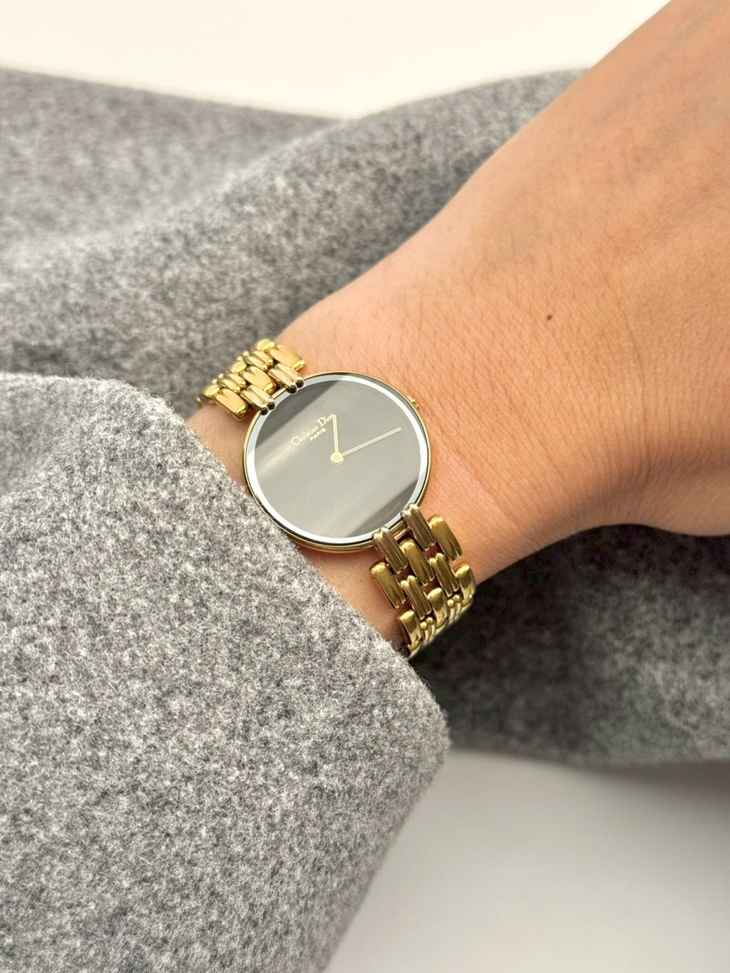 Dior black dial gold sizeM c.7686