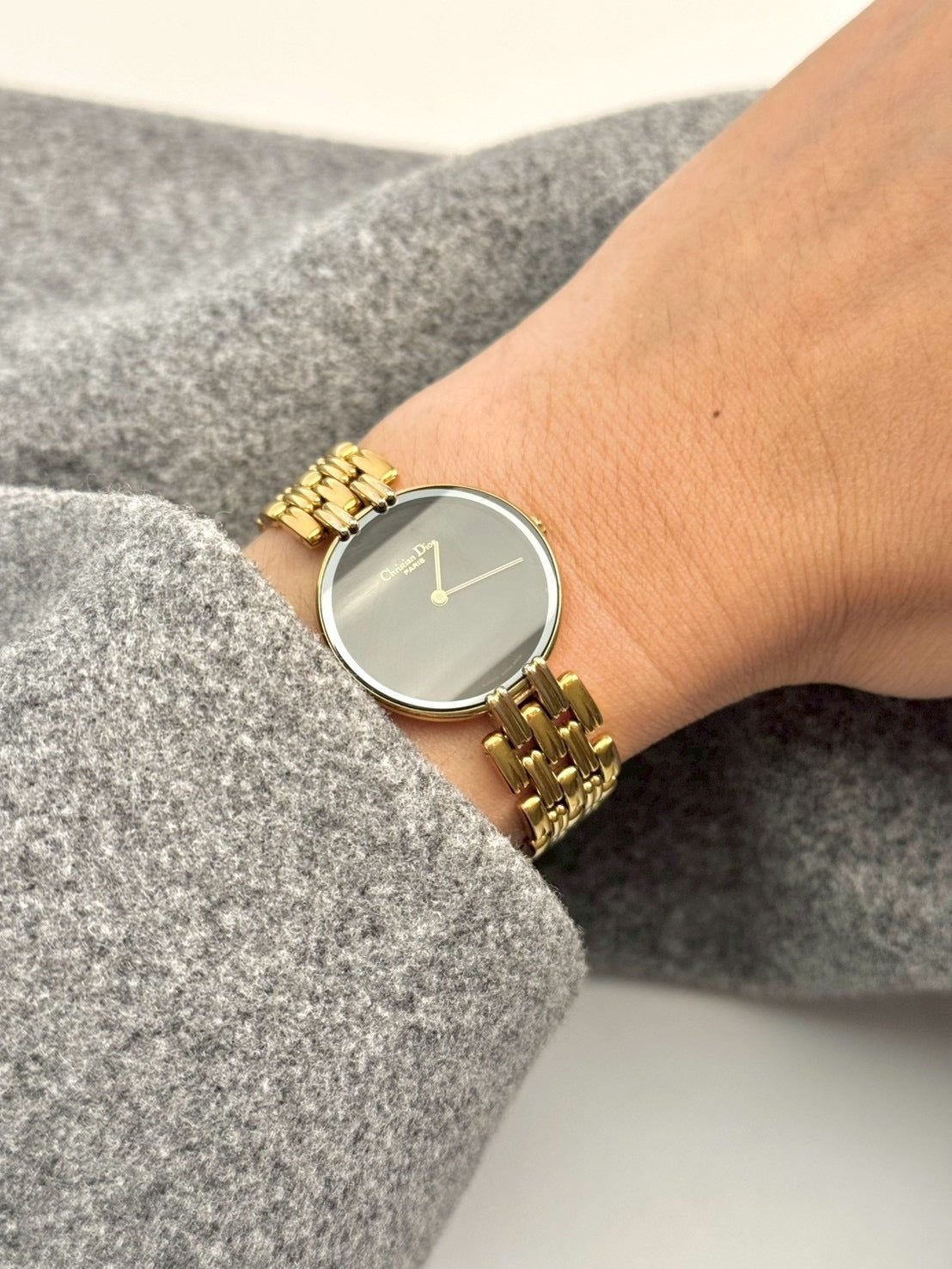 Dior black dial gold sizeM c.7686